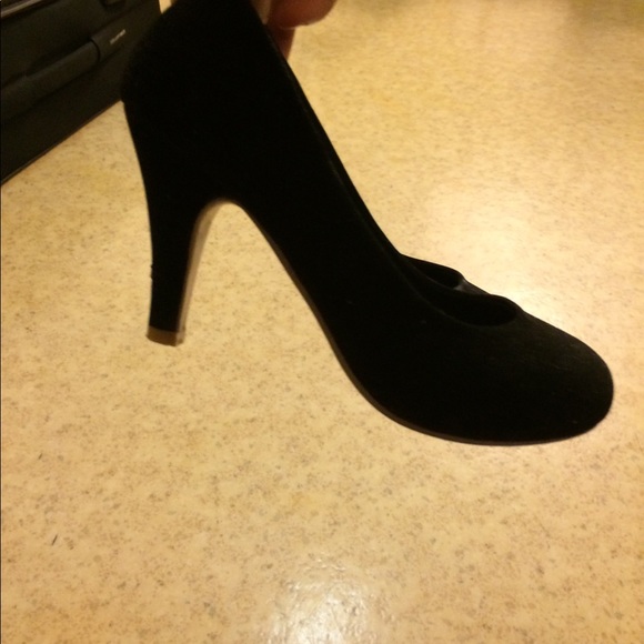 Black heels 👠 - Picture 2 of 3